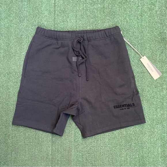 Essentials Shorts - Picture 1 of 3